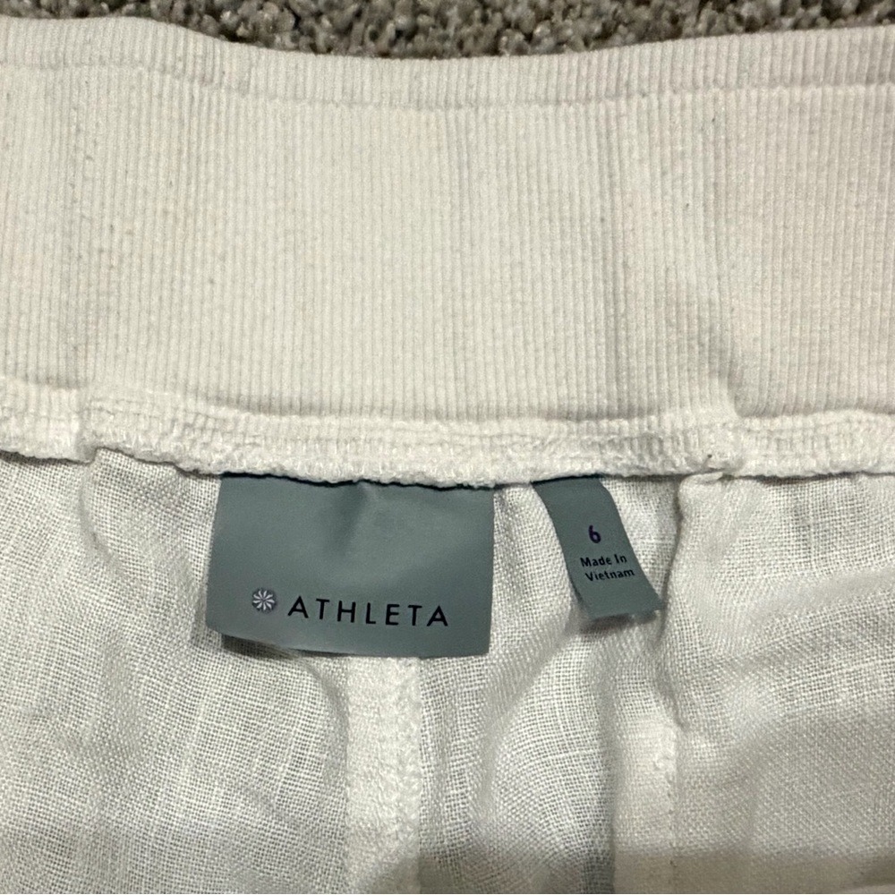 Athleta Women's White Cargo Shorts - Picture 3 of 5